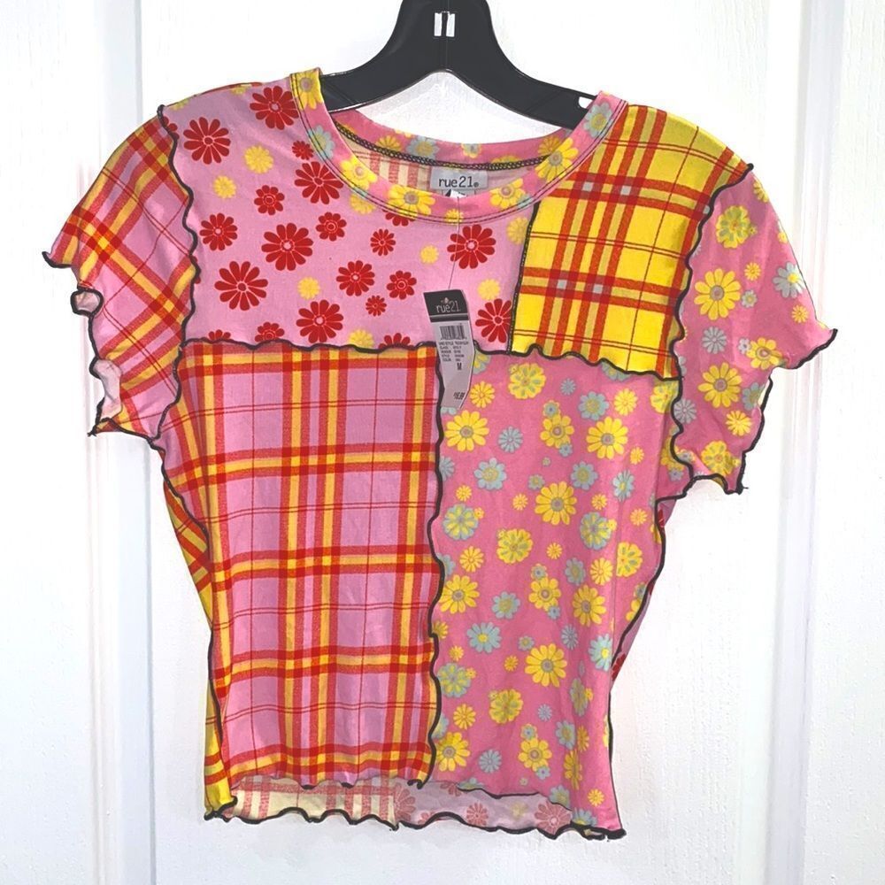 Floral Pink Picnic Crop Top - NWT💗💛